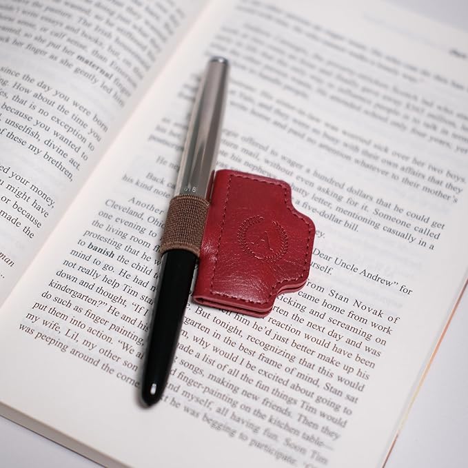 Personalized Magnetic Bygone Mark Bookmark with Pen Holder, 26 Letters Name Initial Custom Leather Book Mark for Women, Gifts for Book Lovers and Readers (Brown,L)