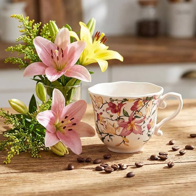 Bone China Tea Cup and Saucer Set with Spoon，Elegant Floral Tea Cup Set (7 oz)，British Coffee Latte Mug for Mother's Day Gifts