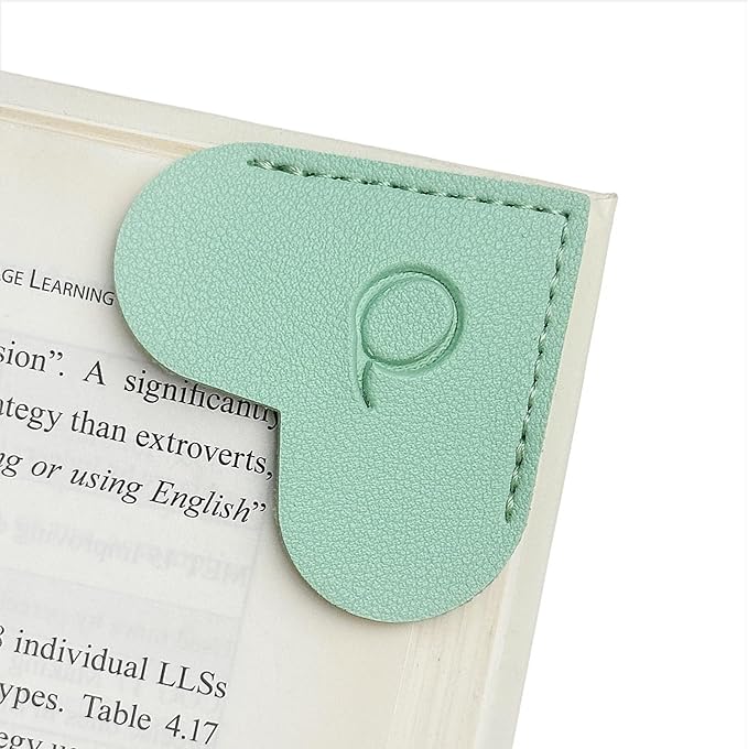 MOTEERLLU Personalized Leather Heart Bookmark with Initial, Cute Letters Custom Corner Book Mark for Reading Women, Teacher, Student, Book Lovers Gifts, Book Accessories (Green, Q)