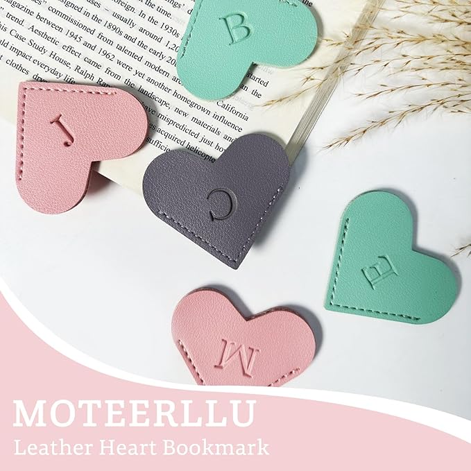 MOTEERLLU Personalized Leather Heart Bookmark with Initial, Cute Letters Custom Corner Book Mark for Reading Women, Teacher, Student, Book Lovers Gifts, Book Accessories (Green, C)