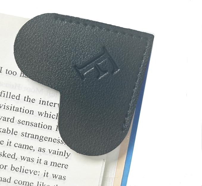 MOTEERLLU Personalized Leather Heart Bookmark with Initials, Cute Custom Corner Bookmarks for Reading Women, Men, Kids, Teachers, Book Lovers Gifts(Black F)