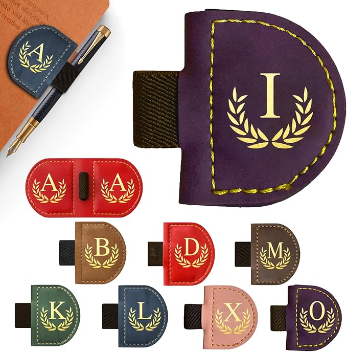 Personalized Leather Magnetic Bookmark with Pen Holder, Custom Bygone Mark Bookmark with Pen Holder, Custom Bookmarks with 26 Letters for Reading Women, Men, Teachers, Book Lovers（Purple，I）