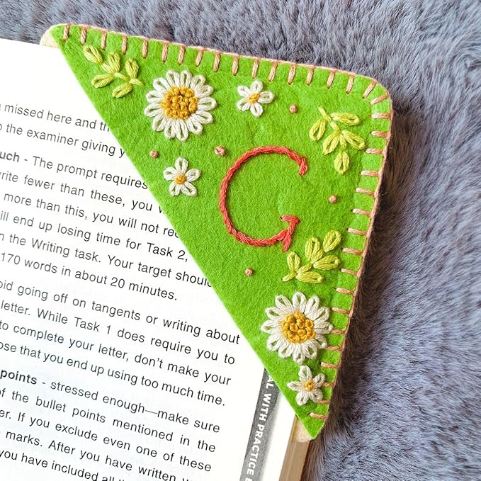 Personalized Hand Embroidered Corner Bookmark, Bookmarks for Women, Personalized Bookmark for Book Lovers, Cute Flower Book Mark by HNQCPCVU (G, Green)