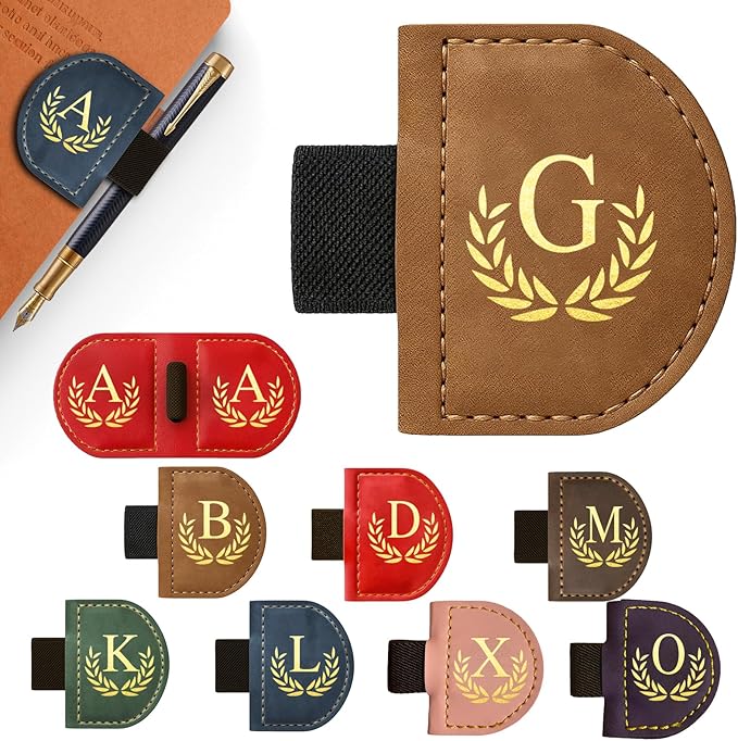 Personalized Leather Magnetic Bookmark with Pen Holder, Custom Bygone Mark Bookmark with Pen Holder, Custom Bookmarks with 26 Letters for Reading Women, Men, Teachers, Book Lovers（Brown，G）