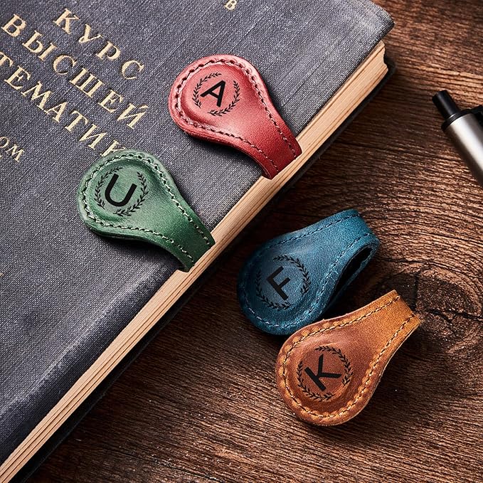 Magnetic Leather Bookmark with 26 Initial for Reading Women,Personalized Magnet Book Marks Gifts for Men,Book Lovers (Green, W)